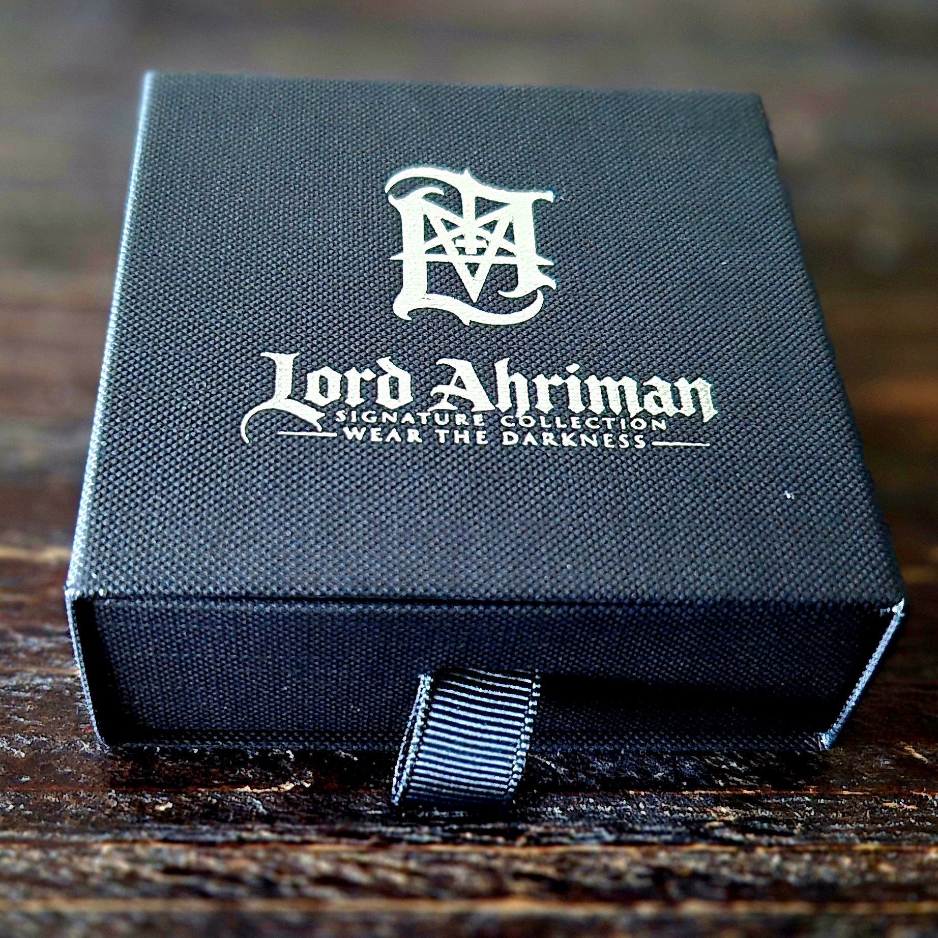 Lord Ahriman Jewelry Box Schmuckbox signiert schwarz Metall Logo