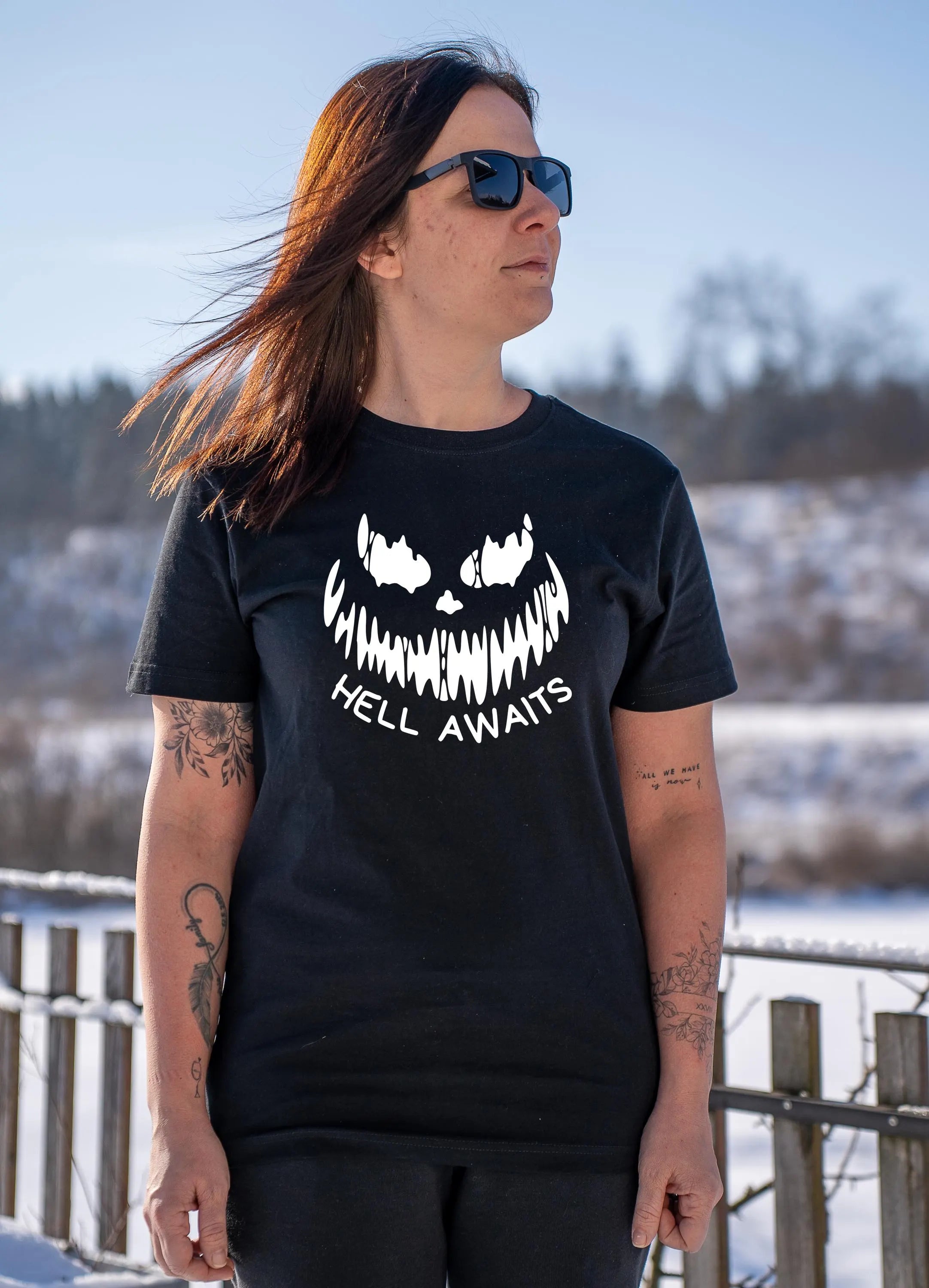 Black Lava Hell Awaits T-Shirt Rundhals L 200 g/m²